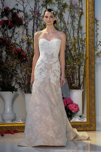 Anne Barge Bridal Show — Stock Photo, Image