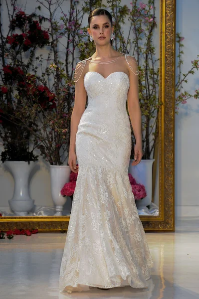 Anne Barge Bridal Show — Stock Photo, Image