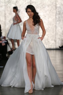 Inbal Dror gelin pist Show