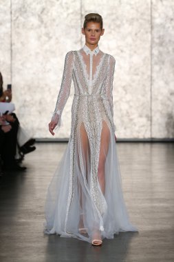 Inbal Dror gelin pist Show