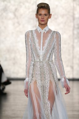 Inbal Dror gelin pist Show