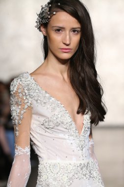 Inbal Dror gelin pist Show