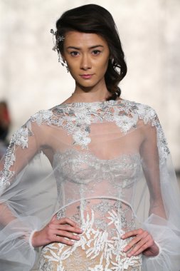 Inbal Dror gelin pist Show