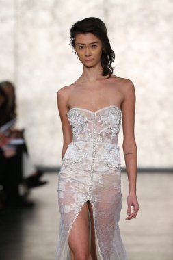 Inbal Dror gelin pist Show