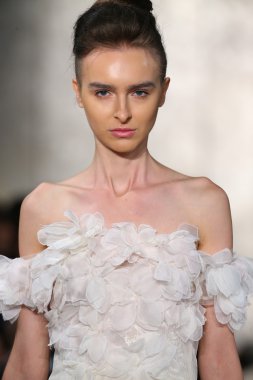 Inbal Dror gelin pist Show