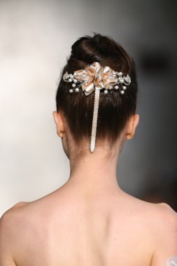 Inbal Dror gelin pist Show