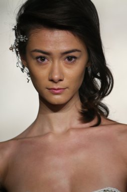 Inbal Dror gelin pist Show