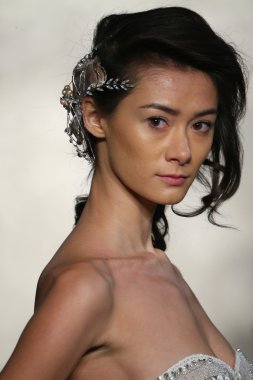 Inbal Dror gelin pist Show