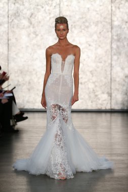 Inbal Dror gelin pist Show