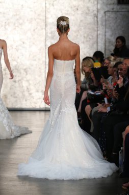 Inbal Dror gelin pist Show