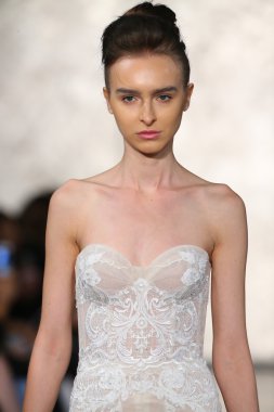 Inbal Dror gelin pist Show