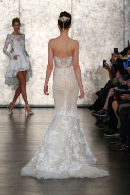 Inbal Dror gelin pist Show