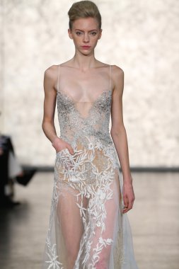 Inbal Dror gelin pist Show