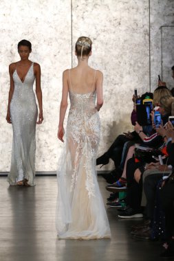 Inbal Dror gelin pist Show