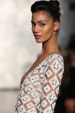 Inbal Dror gelin pist Show