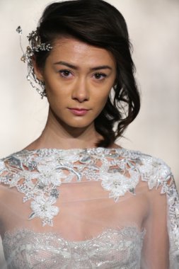 Inbal Dror gelin pist Show 