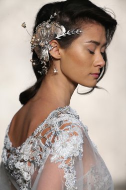 Inbal Dror gelin pist Show 