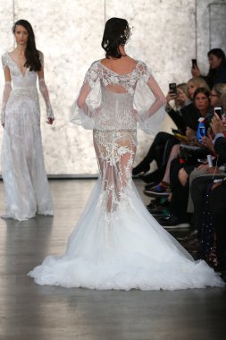 Inbal Dror gelin pist Show 