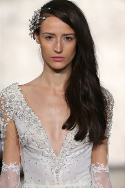 Inbal Dror gelin pist Show 