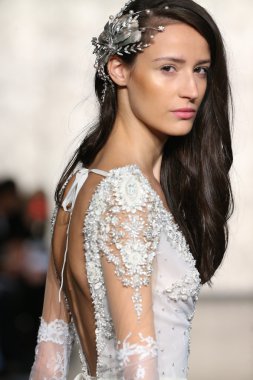 Inbal Dror gelin pist Show 