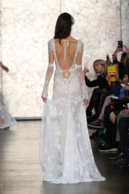 Inbal Dror gelin pist Show 