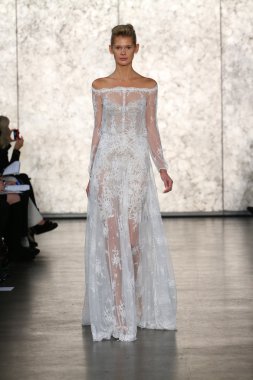 Inbal Dror gelin pist Show 