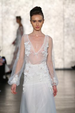 Inbal Dror gelin pist Show 