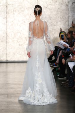 Inbal Dror gelin pist Show 