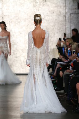 Inbal Dror gelin pist Show 