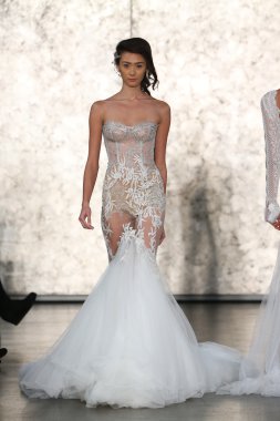 Inbal Dror gelin pist Show 