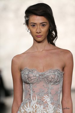 Inbal Dror gelin pist Show 