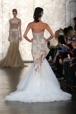 Inbal Dror gelin pist Show 