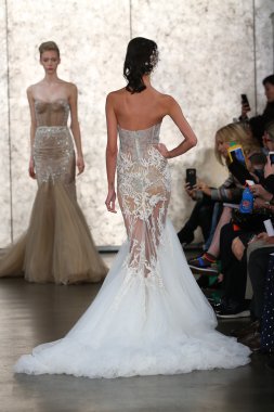 Inbal Dror gelin pist Show 