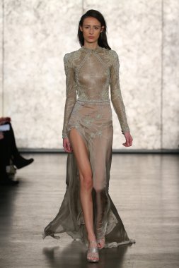 Inbal Dror gelin pist Show 