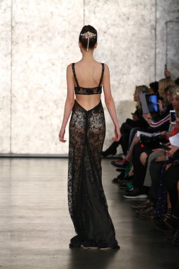 Inbal Dror gelin pist Show 