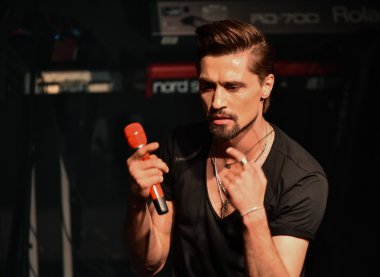 Rus şarkıcı Dima Bilan