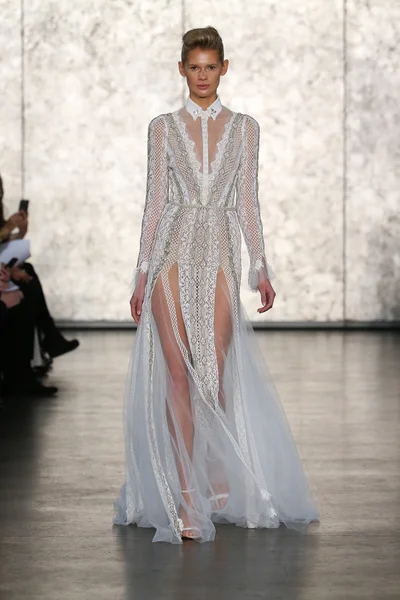 Inbal Dror gelin pist Show