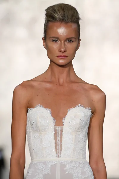 Inbal Dror desfile nupcial — Foto de Stock