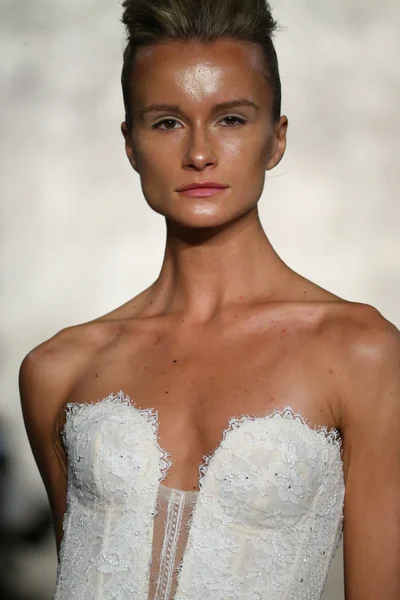 Inbal Dror Bridal Runway Show — Stock Photo, Image