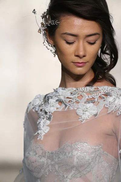 Inbal Dror gelin pist Show 