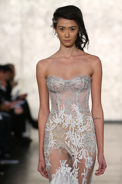 Inbal Dror gelin pist Show 