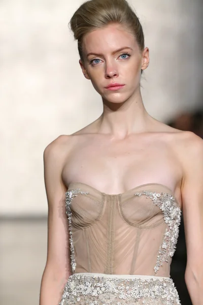 Inbal Dror Bridal Runway Show — Stock Photo, Image