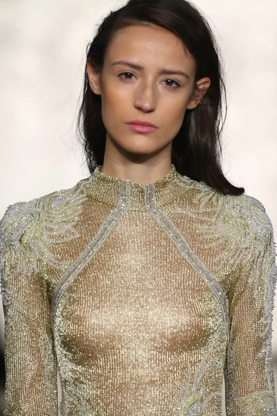 Inbal Dror gelin pist Show 