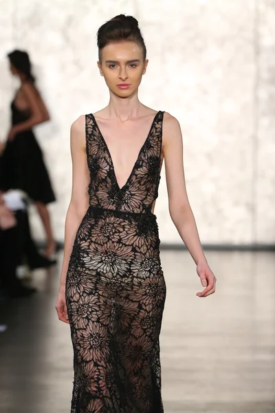 Inbal Dror gelin pist Show 