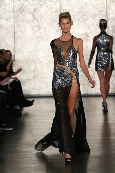 Inbal Dror gelin pist Show 