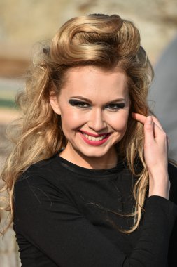 parlak makyaj kadınla