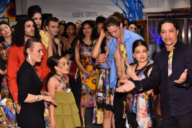 Popimpresska İlkbahar / Yaz Pist Göster