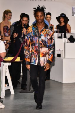 Popimpresska İlkbahar / Yaz Pist Göster