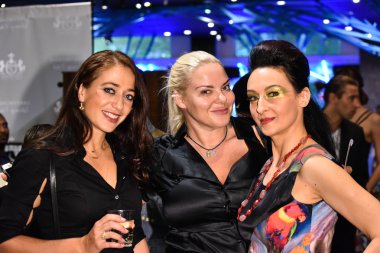 Popimpresska İlkbahar / Yaz Pist Göster