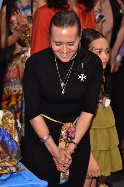 Popimpresska İlkbahar / Yaz Pist Göster